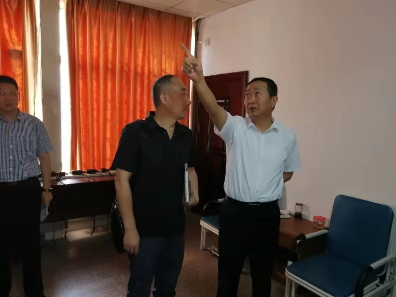 副市長(zhǎng)、市公安局黨委書記、局長(zhǎng)陳曉彬檢查保安押運(yùn)工作